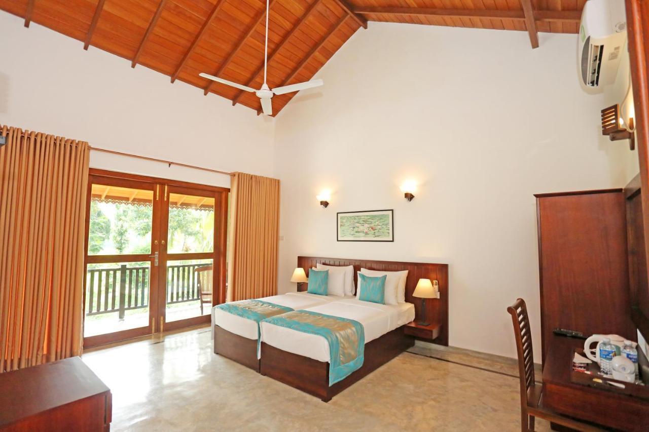 Villa Peacock Walahanduwa Exterior foto