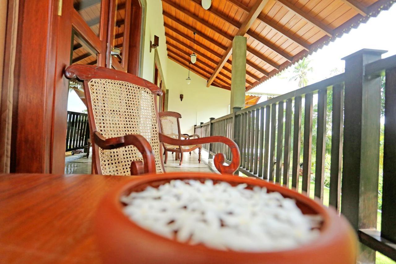 Villa Peacock Walahanduwa Exterior foto